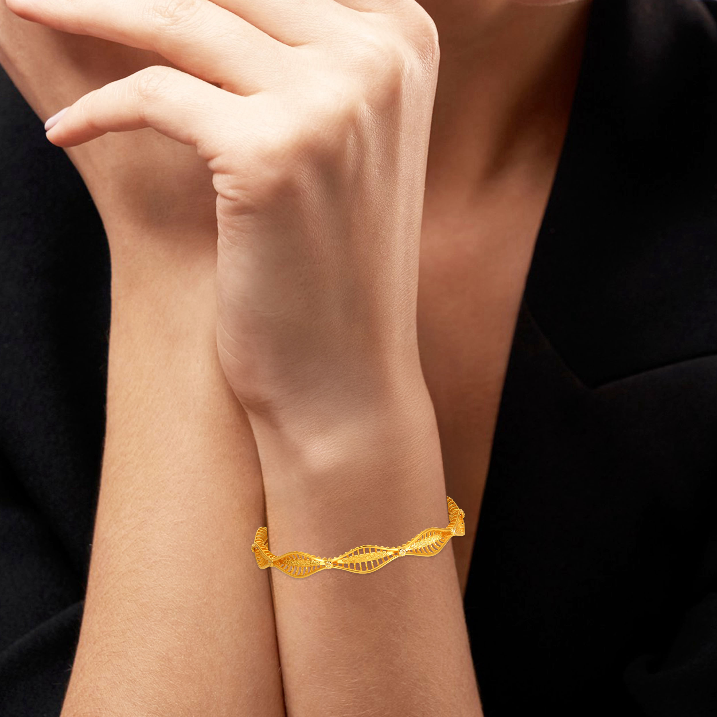 Symphony Crest Gold Churi - Senco Gold and Diamonds