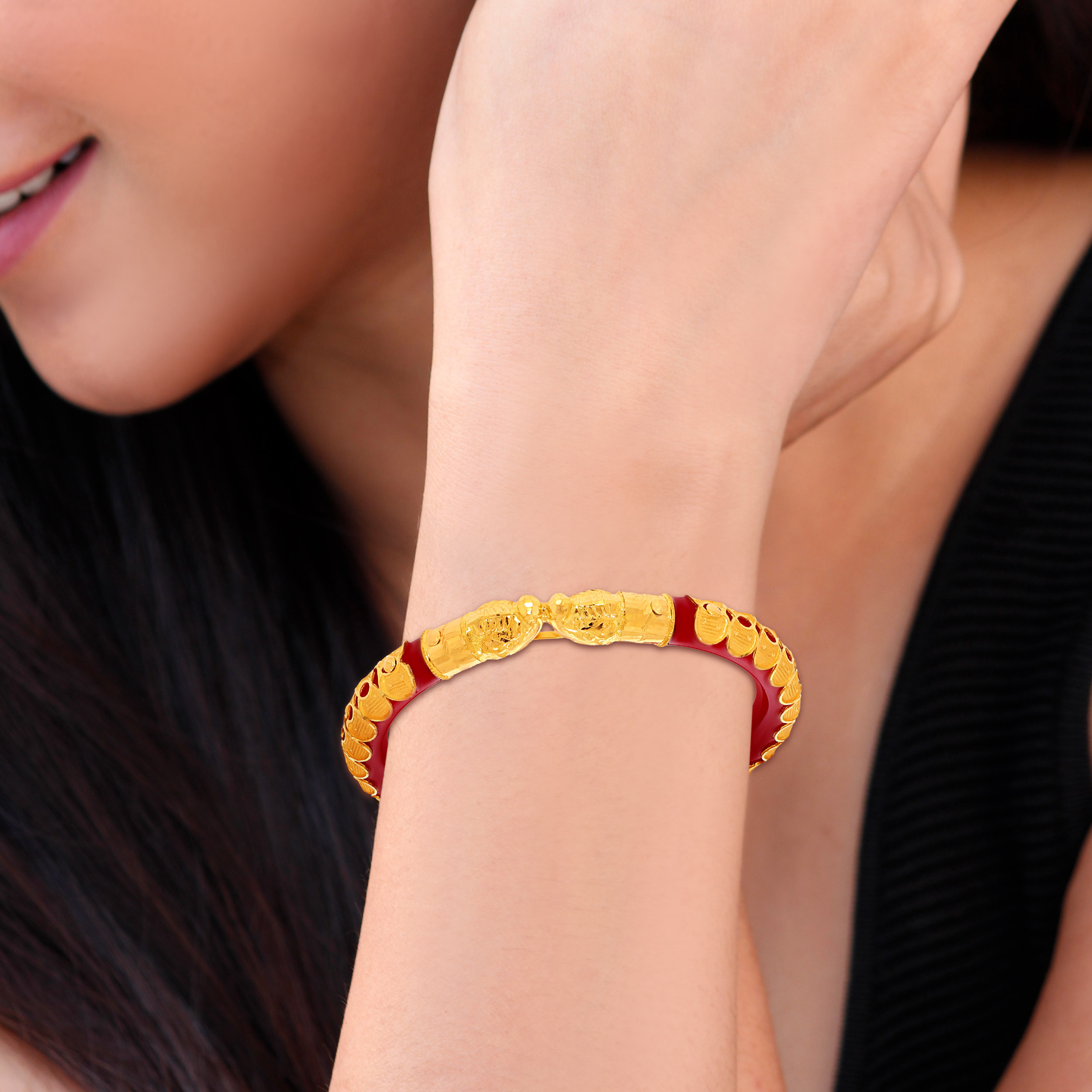 Regal Red Heritage Gold Mukh Pola Bangle - Senco Gold and Diamonds