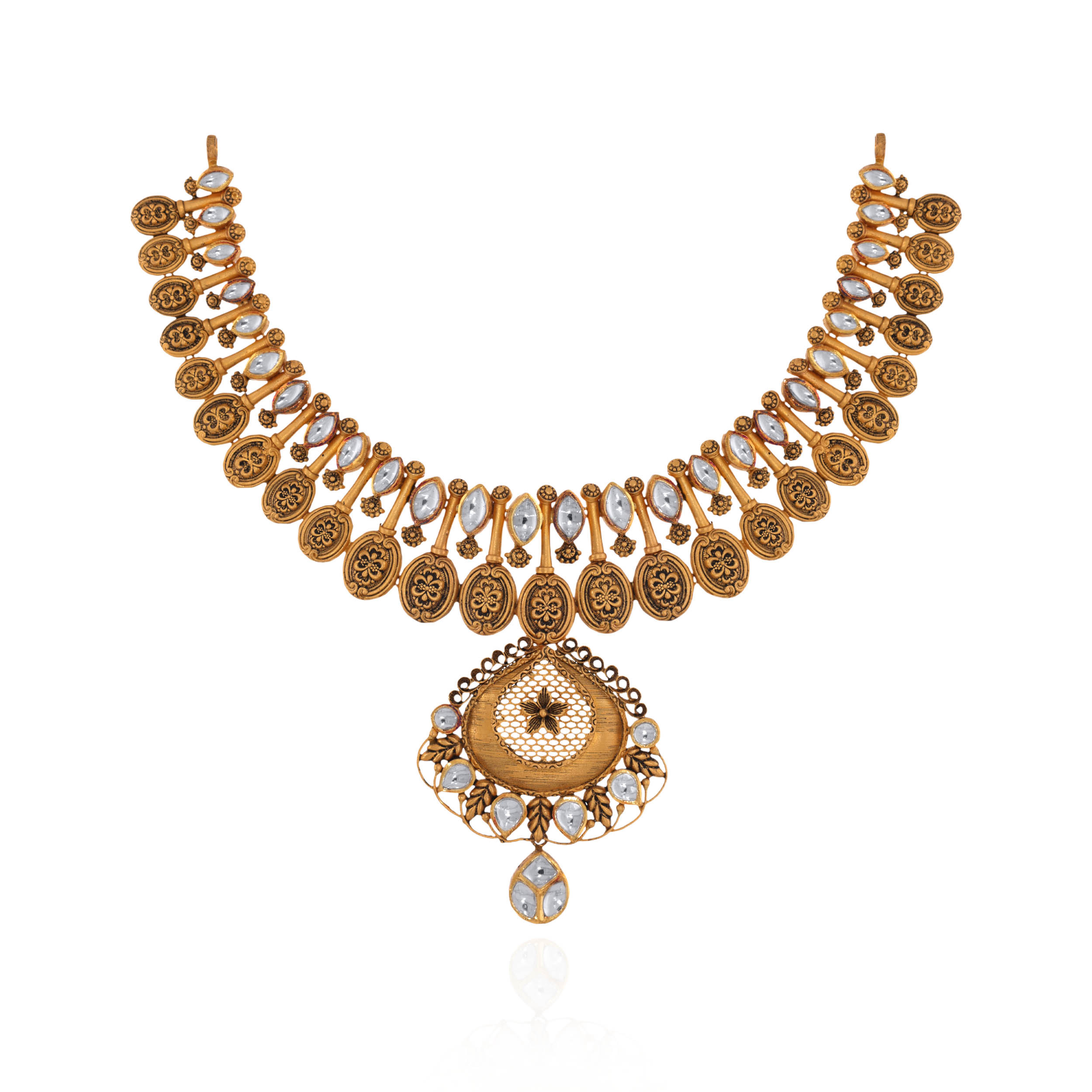 Regal Carvings Gold Kundan Necklace - Senco Gold and Diamonds