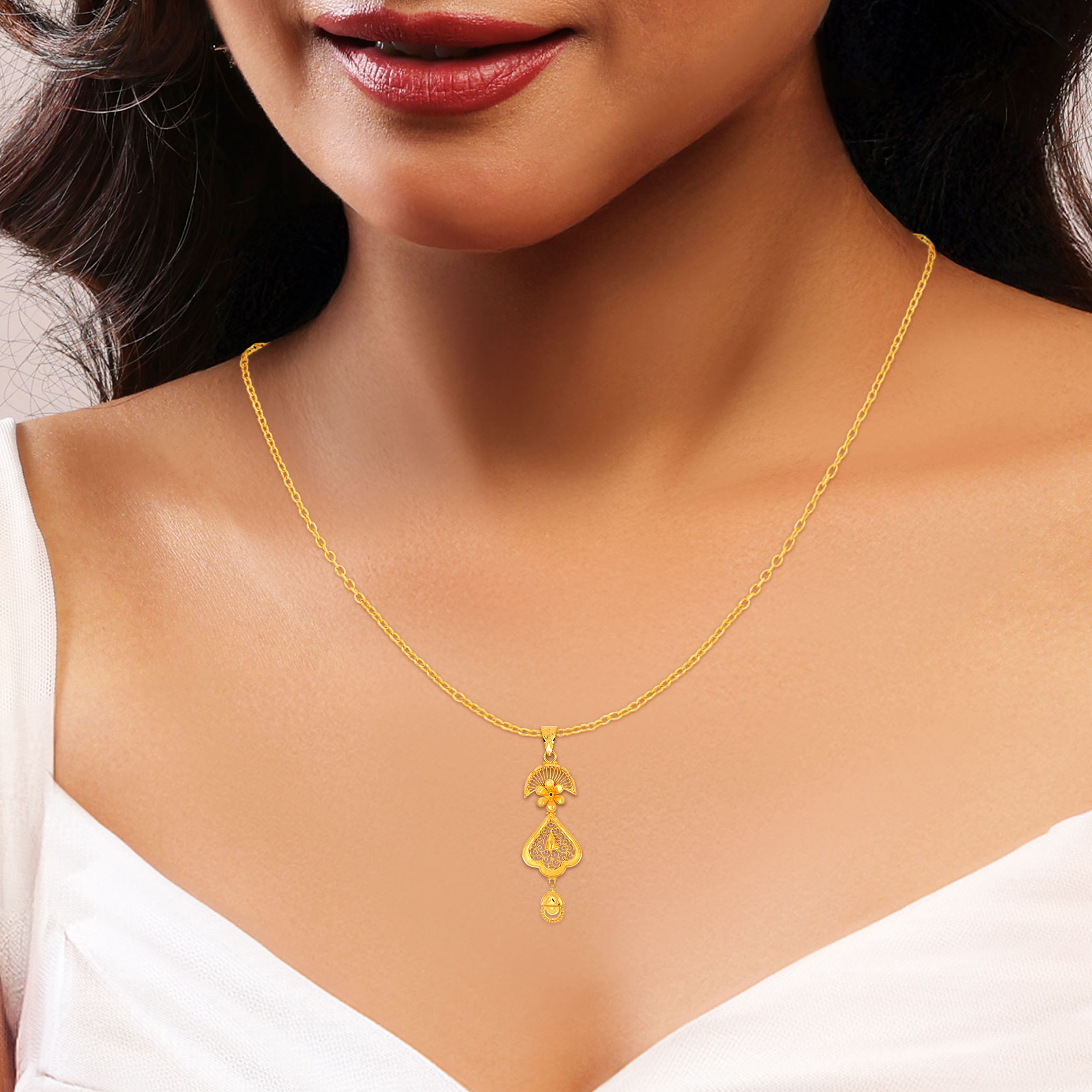 Filigree Heart Gold Pendant - Senco Gold and Diamonds