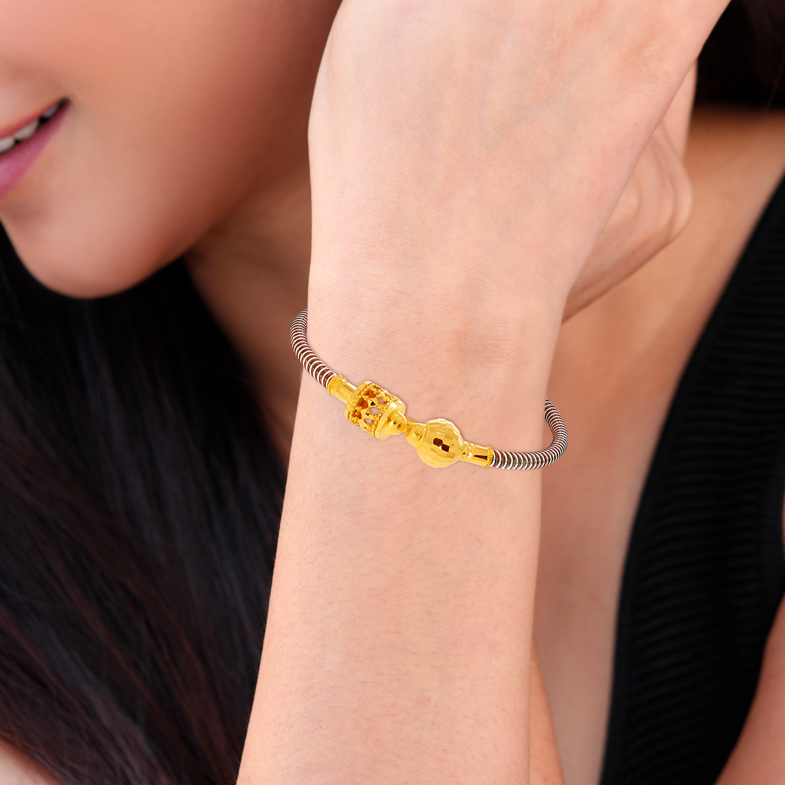 Trio Glow Gold Noa Bangle - Senco Gold and Diamonds