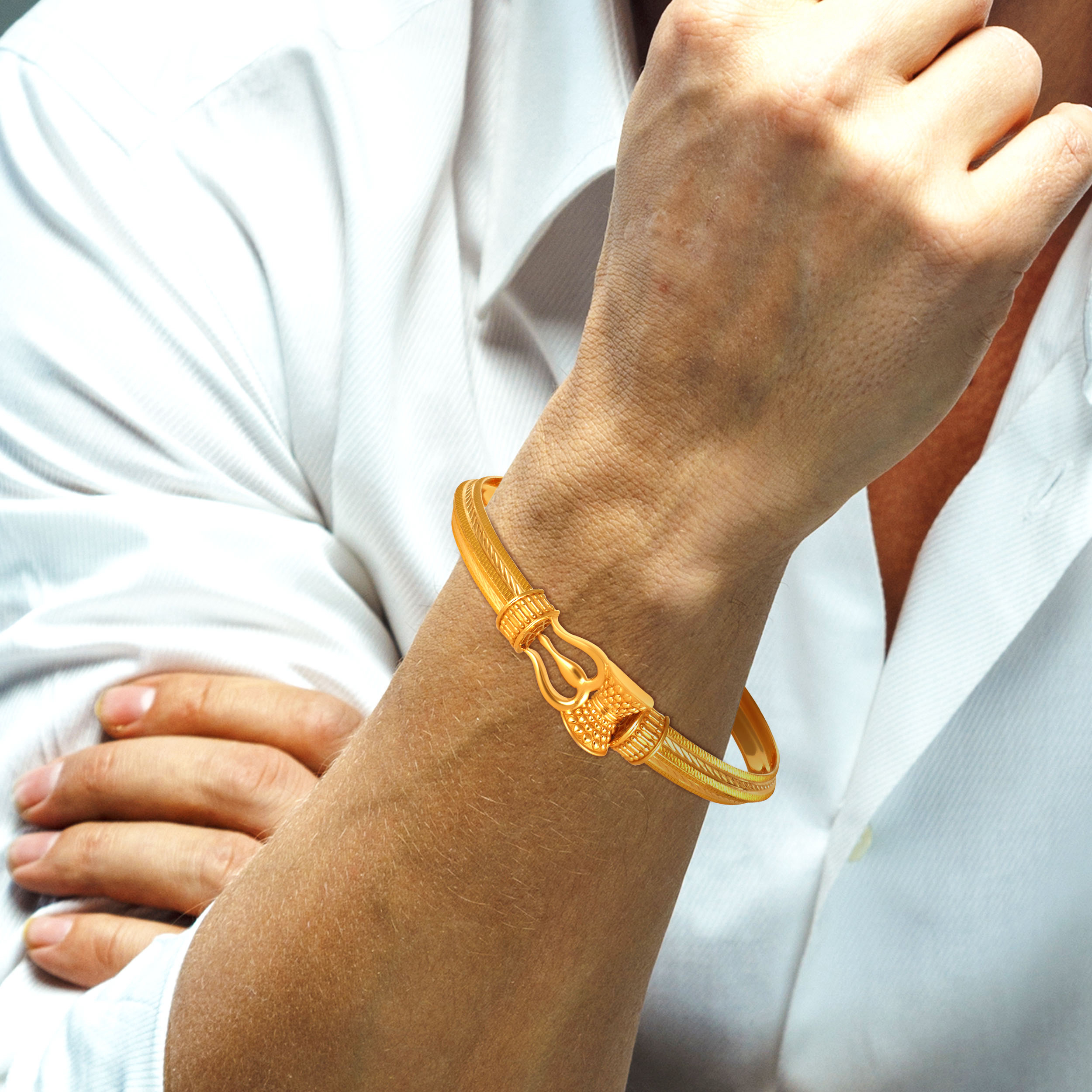 Statement Trident Gold Men's Kada - Senco Gold and Diamonds