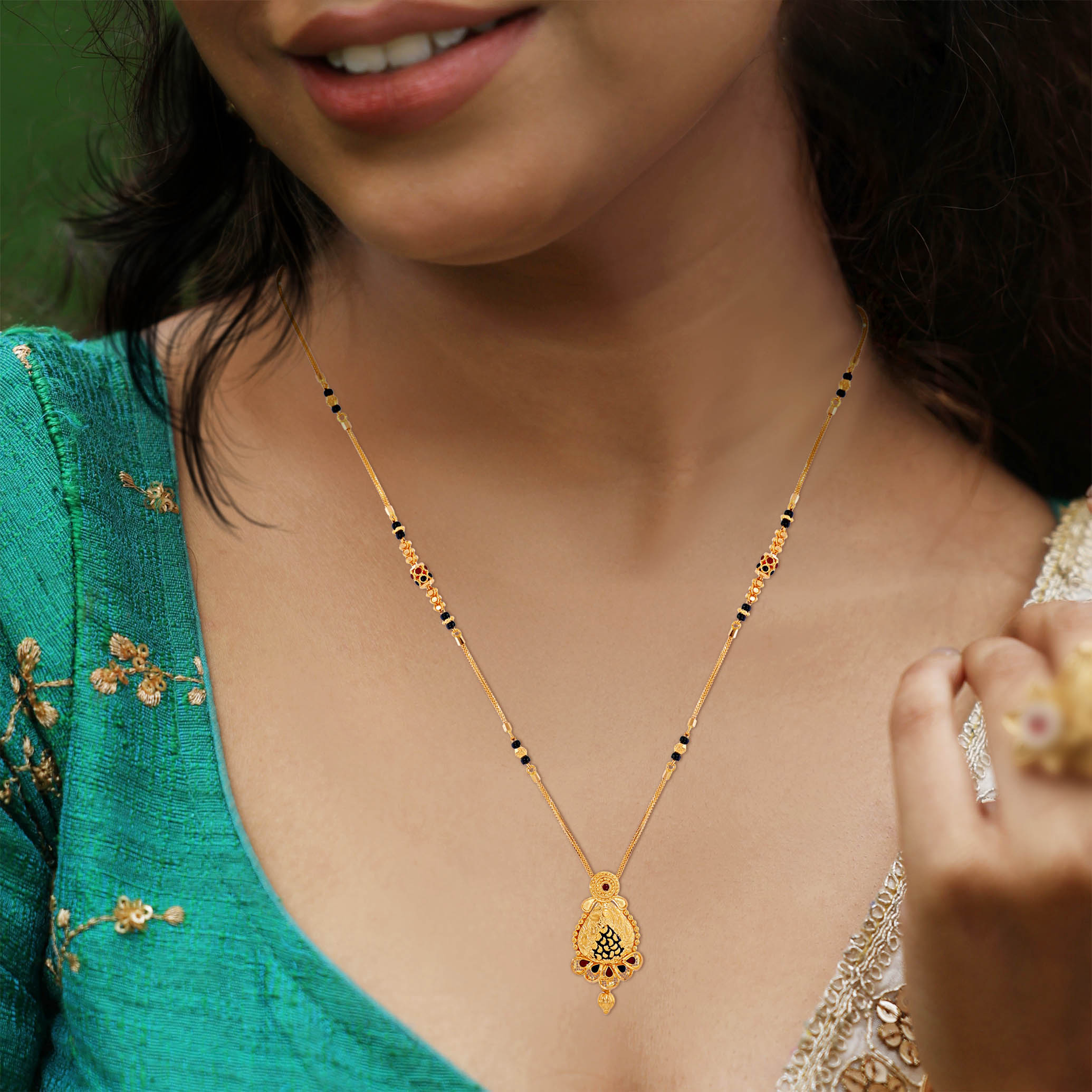 Cherished Union Gold Mangalsutra - Senco Gold and Diamonds