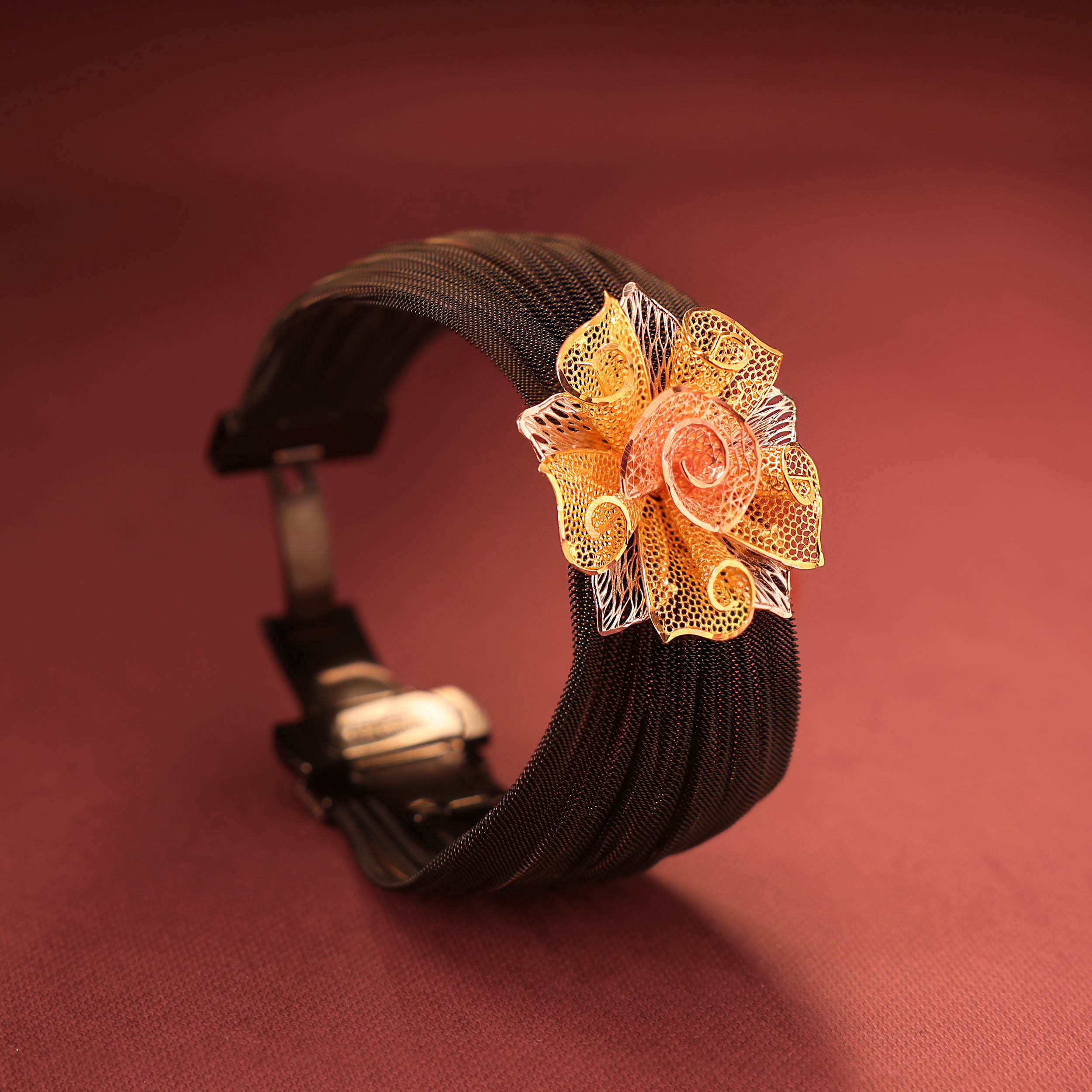 Floral Mesh Striking Gold Chur Bangle - Senco Gold and Diamonds