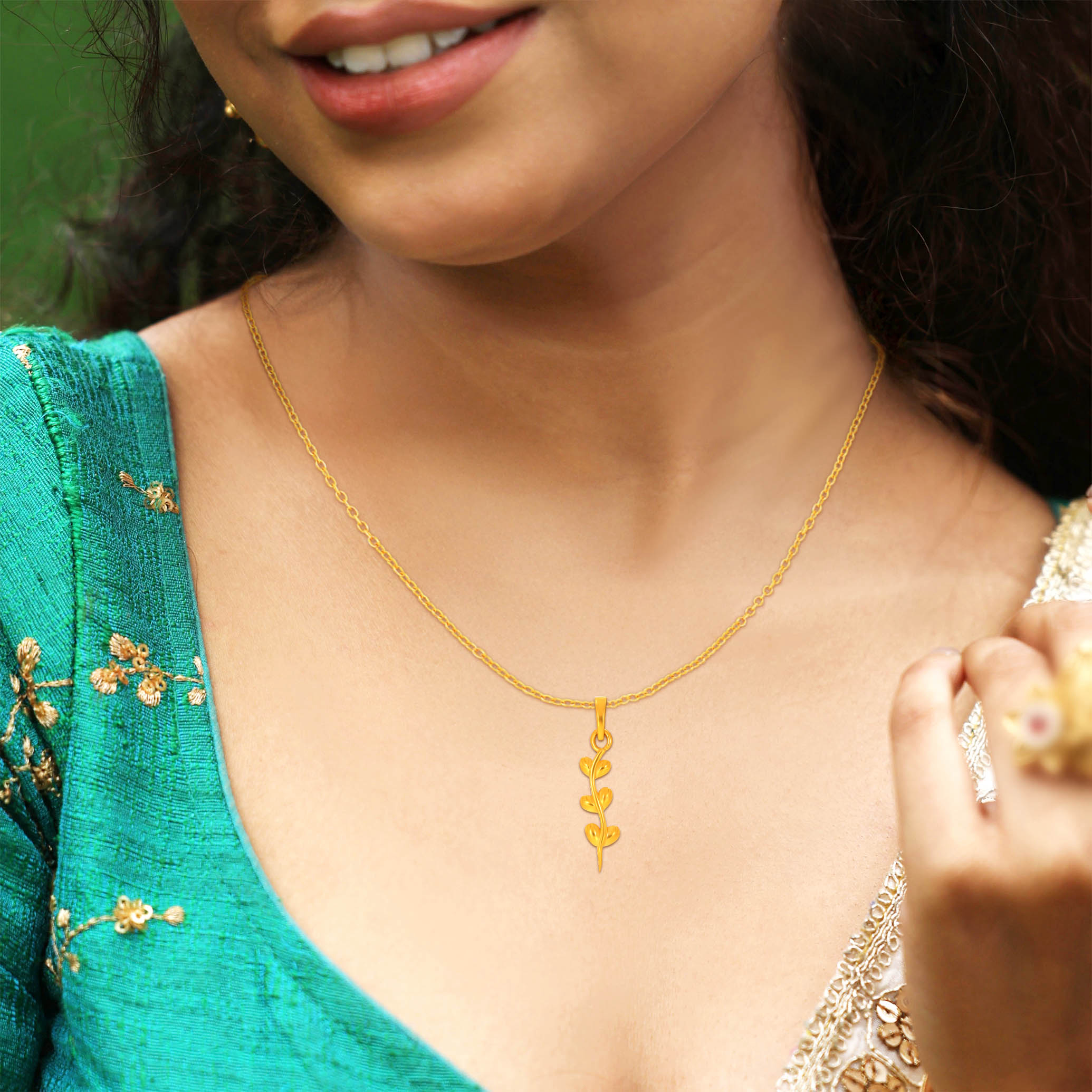 Nature's Beauty Gold Pendant - Senco Gold and Diamonds