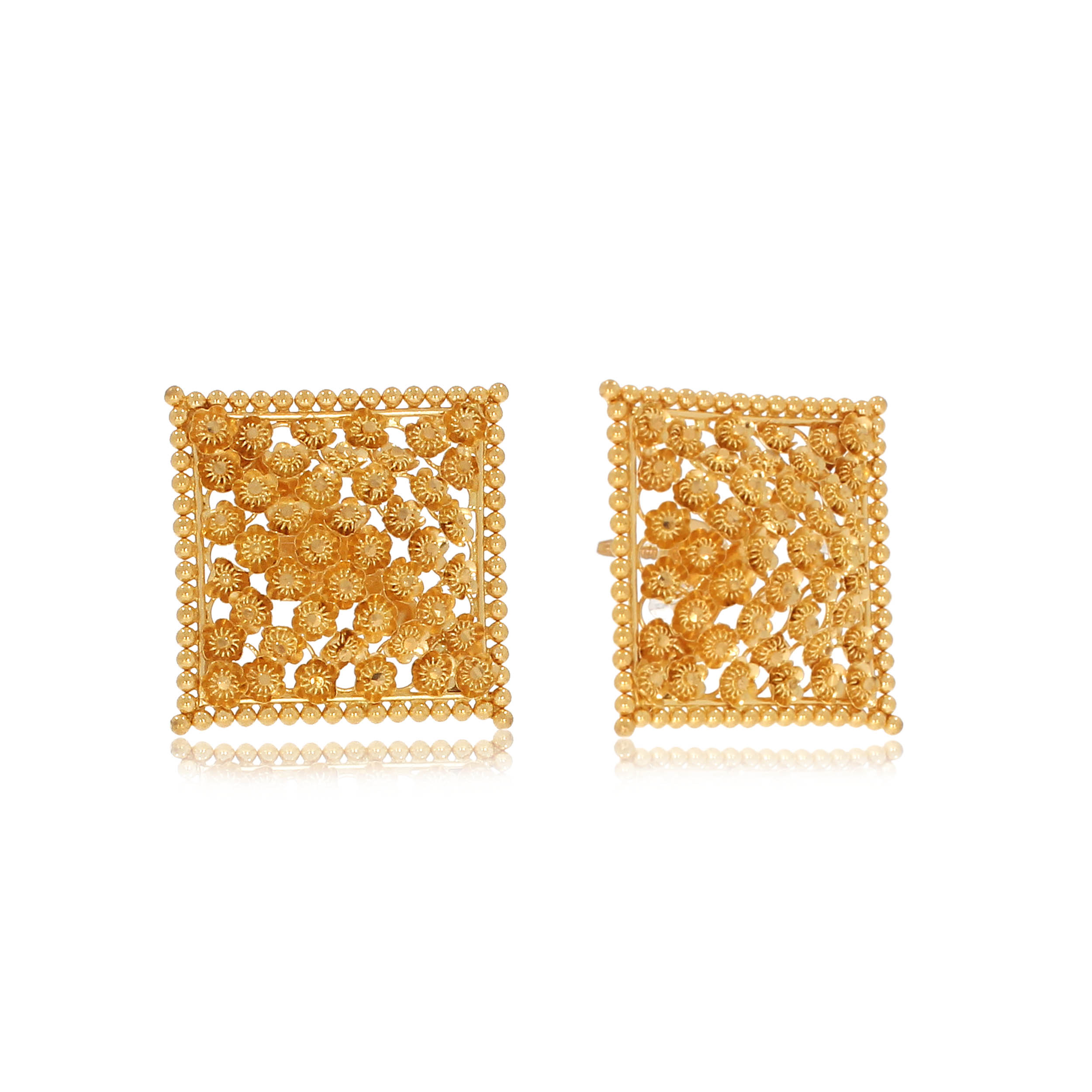 Daisy Cube Gold Studs - Senco Gold and Diamonds