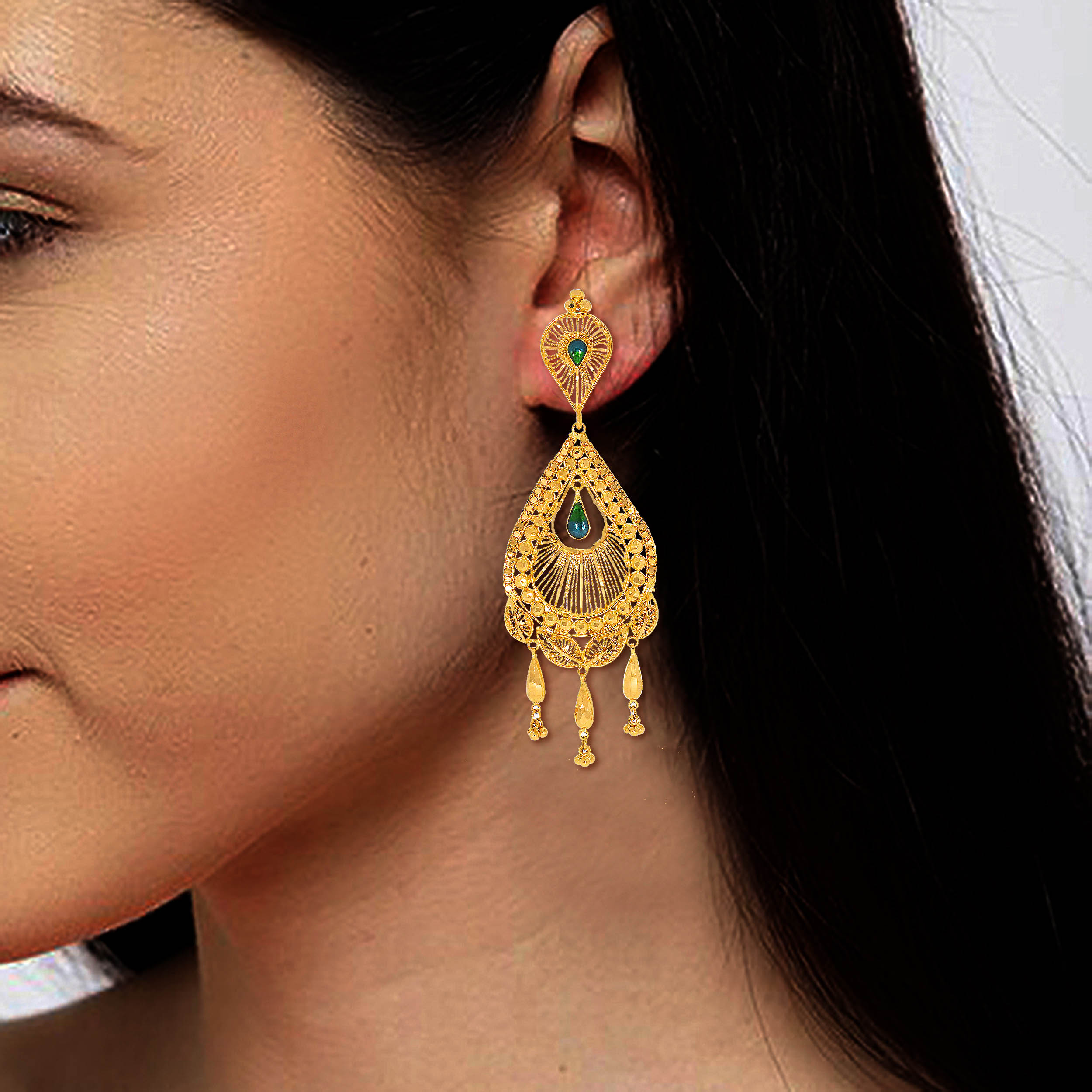 Droplet Poise Gold Danglers - Senco Gold and Diamonds