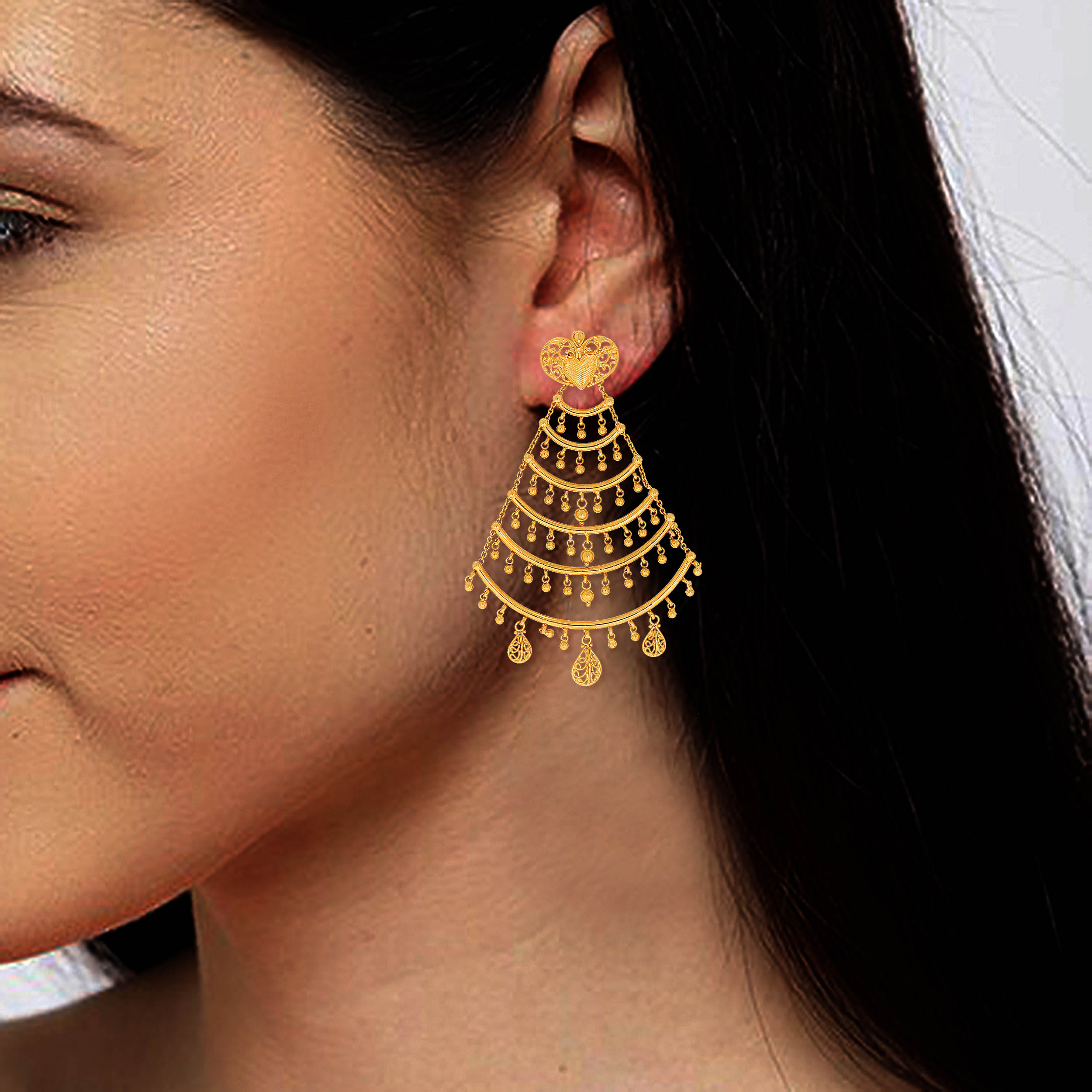 Royal Beauty Gold Danglers - Senco Gold and Diamonds