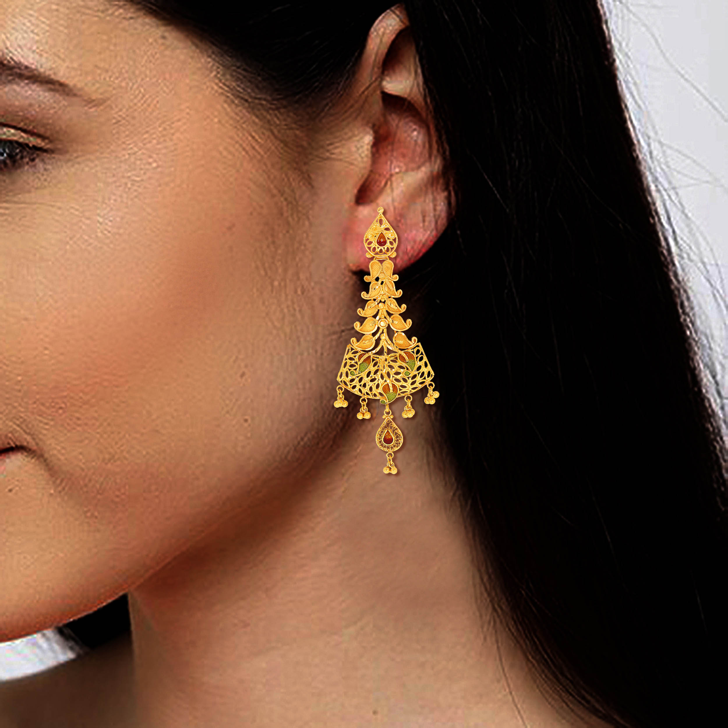 Splendid Tradition Gold Danglers - Senco Gold and Diamonds