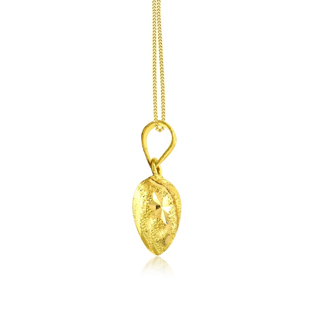 Meticulous Heart Gold Pendant - Senco Gold and Diamonds