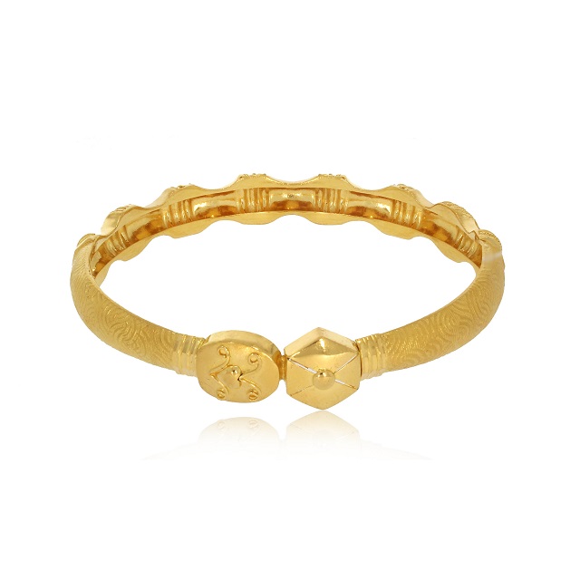 Unparalleled Craft Gold Mukh Bangle - Senco Gold and Diamonds