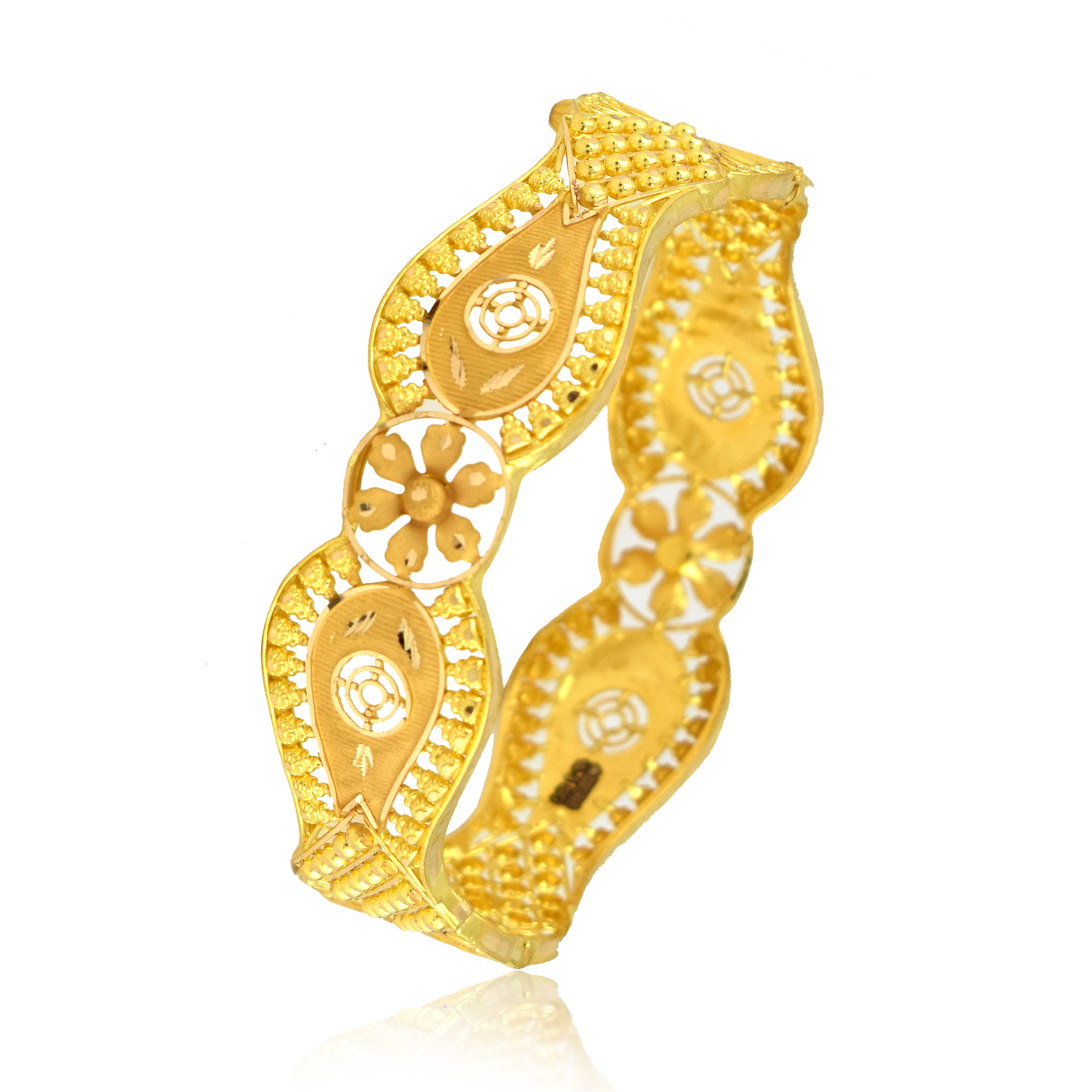 Gleaming Aura Gold Chur Bangle - Senco Gold and Diamonds